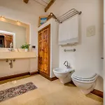 Villa Ashram 6, Emma