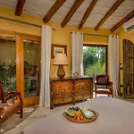 Villa Ashram 6, Emma