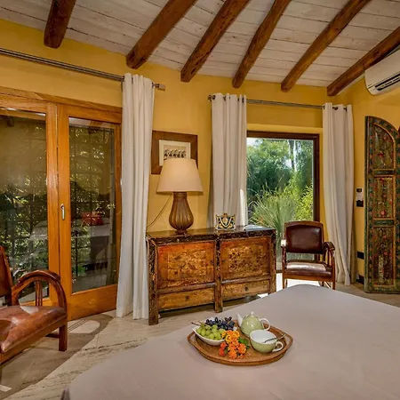 Villa Ashram 6, Emma